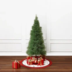 LuxenHome 5Ft Holiday Slim Artificial Pampas Grass Tree In Green -Garden GUEST 7f28c3e1 e38a 4696 8b49 df55577e0b2e