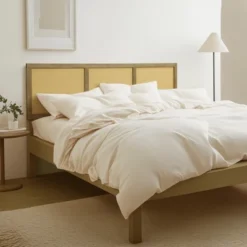 LuxenHome Natural Finish Rubberwood With Rattan Panels Headboard, Queen Brown -Garden GUEST c629baf8 613e 4792 b092 d94d79734038