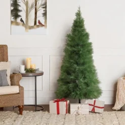 LuxenHome 5Ft Holiday Slim Artificial Pampas Grass Tree In Green -Garden GUEST f356621c b959 4bd7 b637 79f794c7d69f